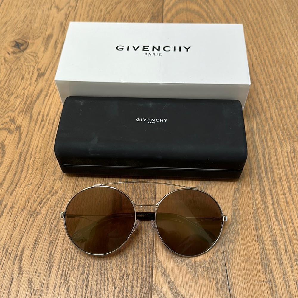 Givenchy GV 7048/S Sunglasses - Picture 2 of 8
